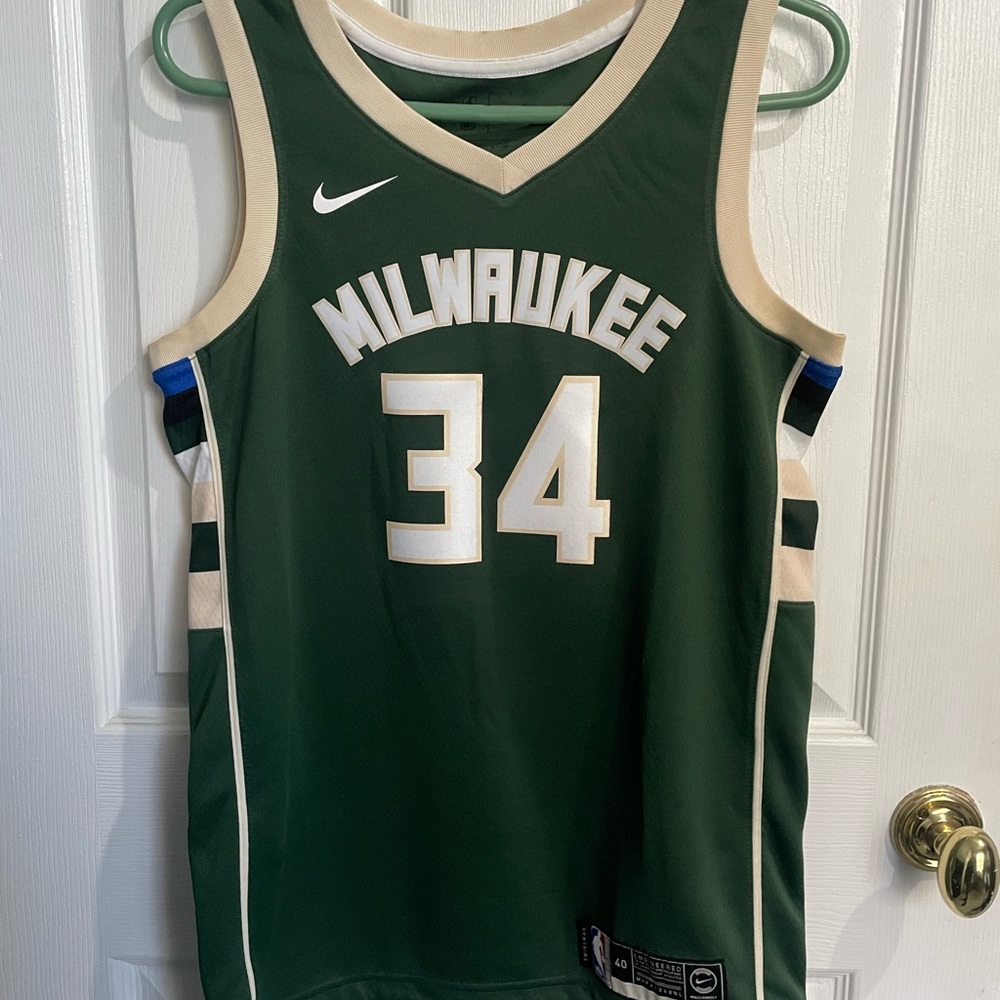 Nike Swingman Jersey / Size Small / Giannis Antetokounpmo